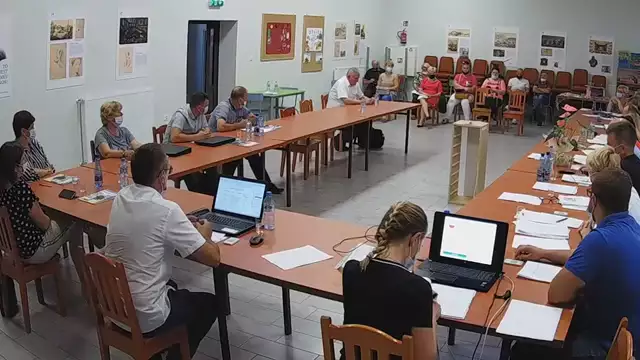 XXII Sesja Rady Gminy w Parysowie z dnia 20.08.2020 r. (1)