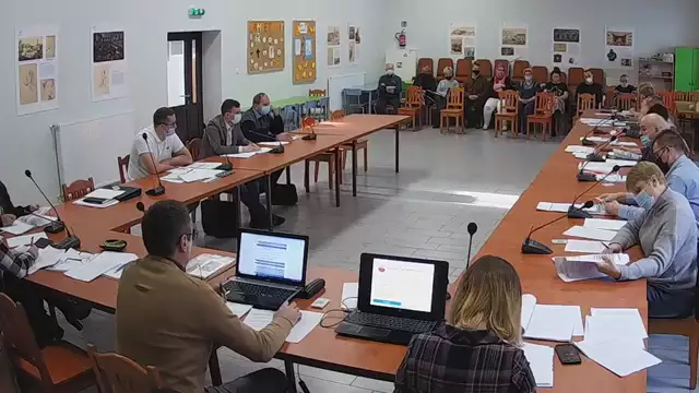 XXVII Sesja Rady Gminy w Parysowie z dnia 28.12.2020 r. (1)